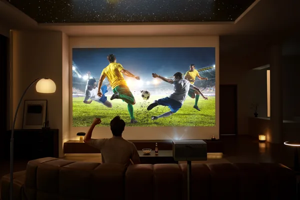 XGIMI Titan Noir Ultra Max grande image 4K home cinéma